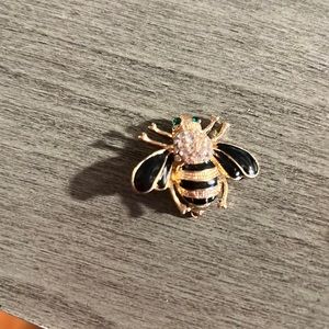 Excellent quality Bee brooch